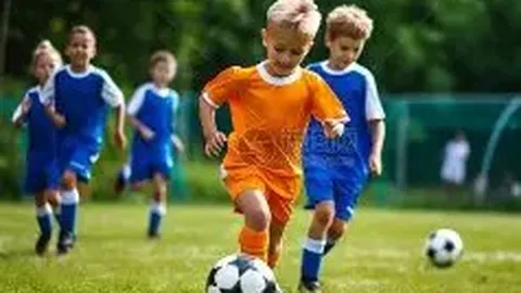 林诗栋与蒯曼并肩晋级乒乓球混双八强