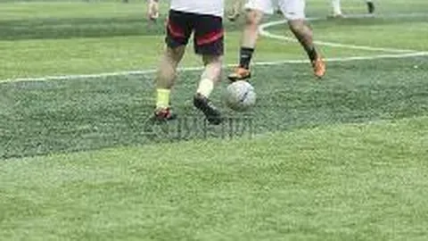 拜仁与萨内续约谈判将推迟至国际比赛日后展开——据德天空报道